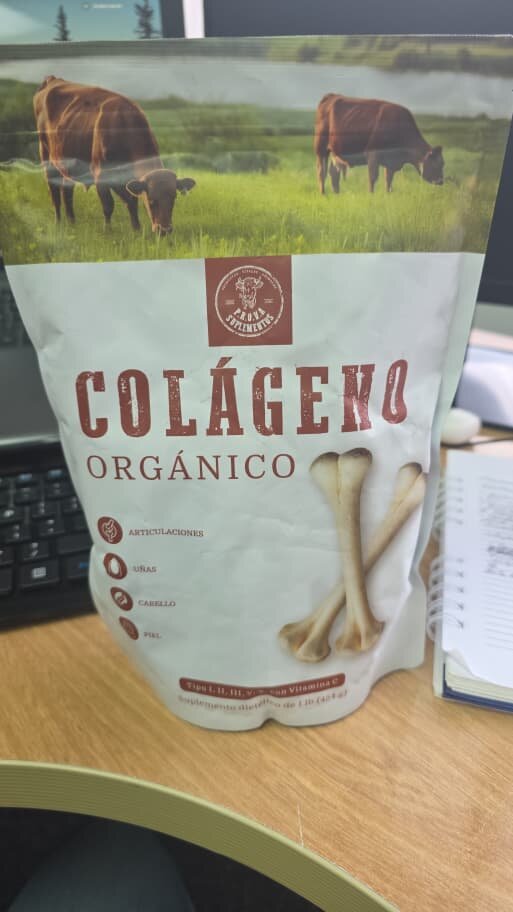 Bolsa de Colágeno PROVA sobre un escritorio